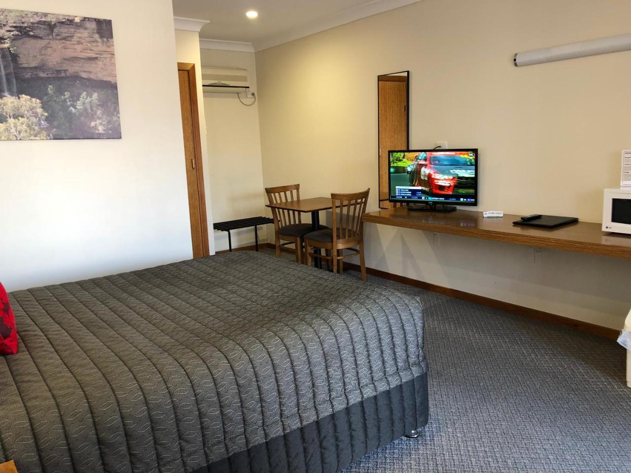 Roydons Motor Inn Tamworth Extérieur photo