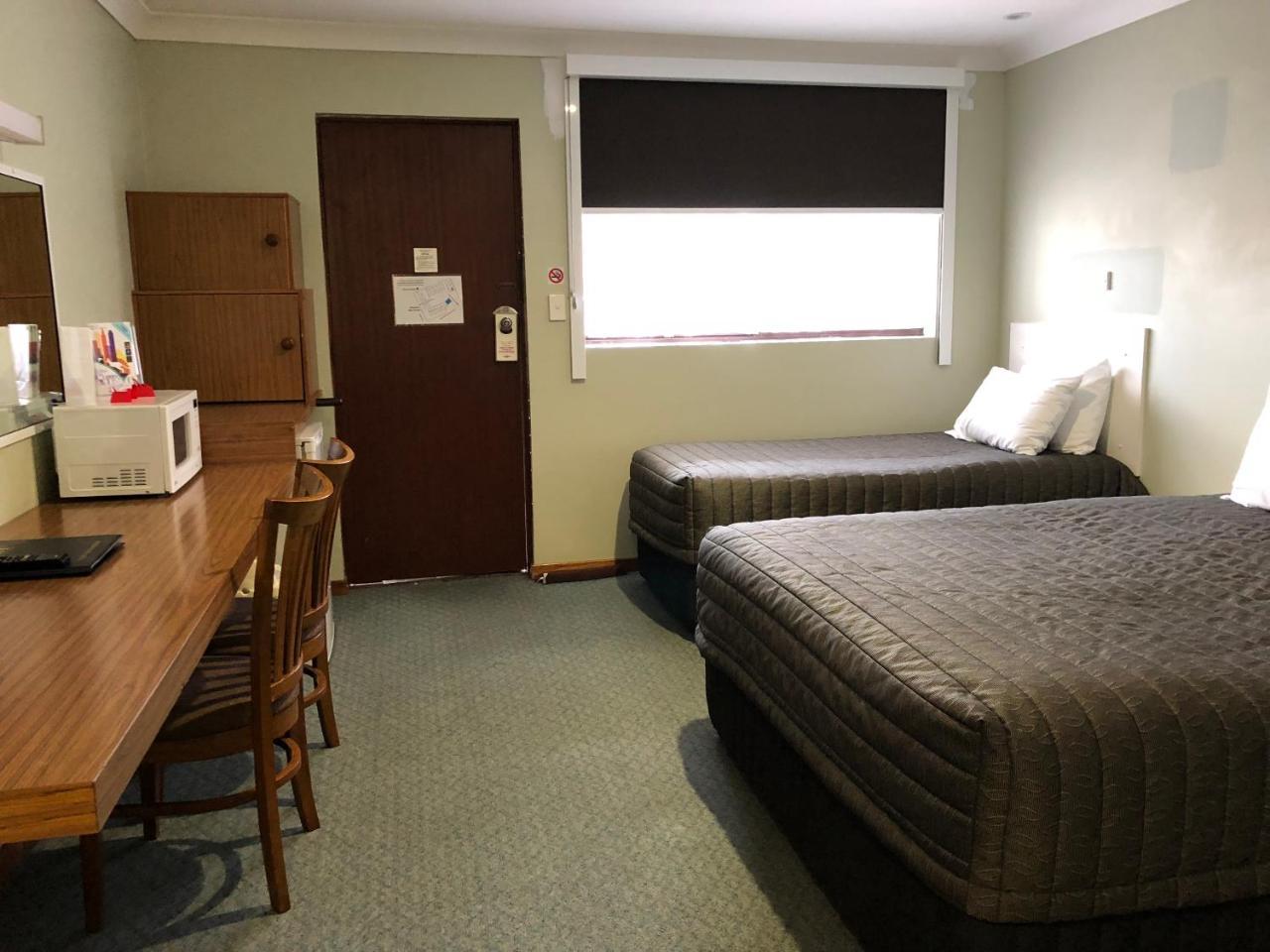 Roydons Motor Inn Tamworth Extérieur photo