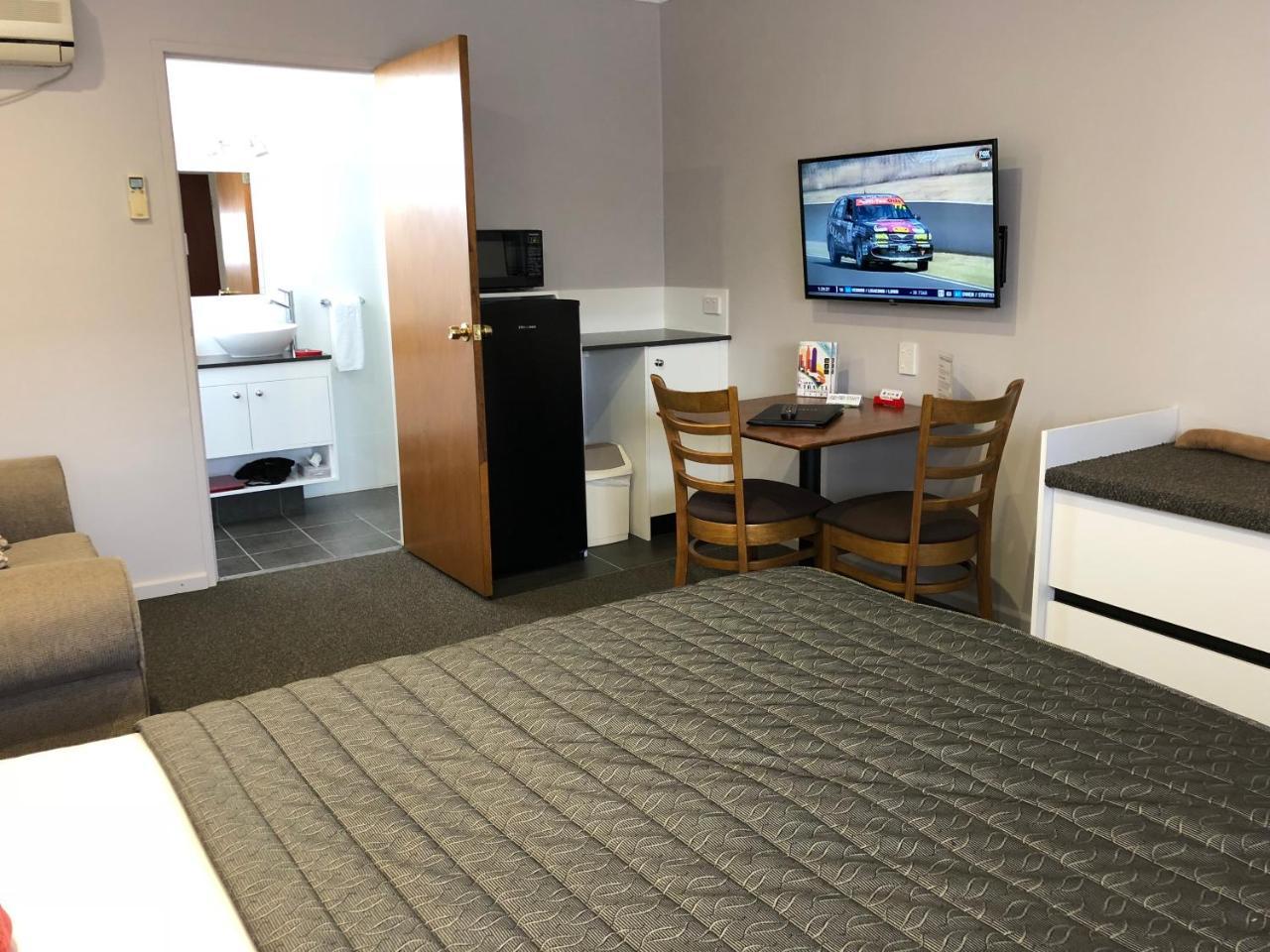 Roydons Motor Inn Tamworth Extérieur photo